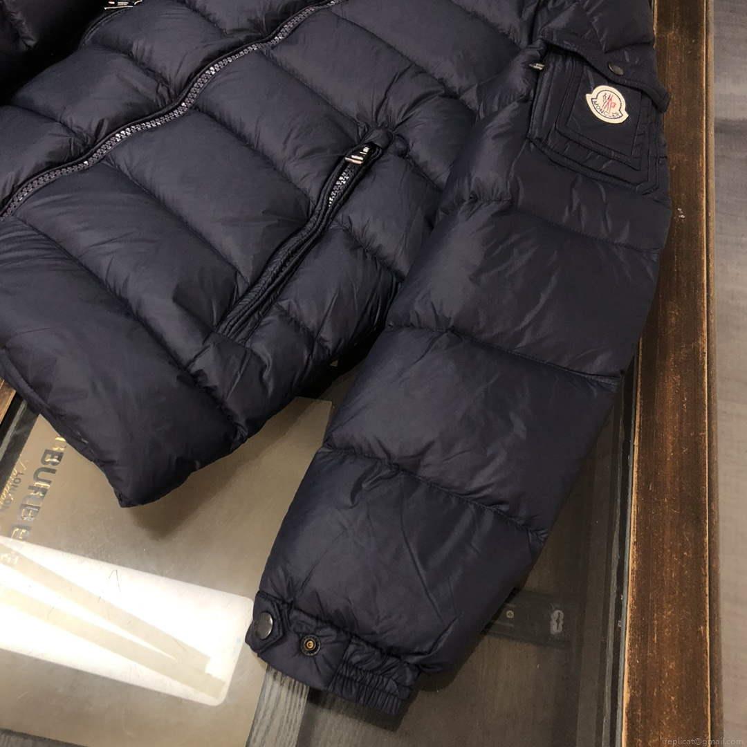 Moncler Short Classic Down Jacket M68740