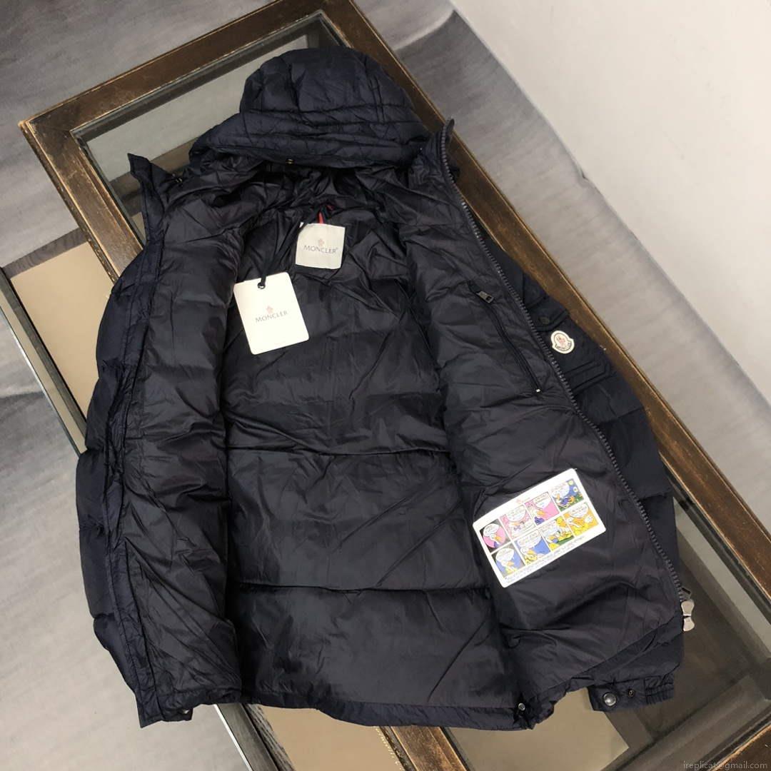 Moncler Short Classic Down Jacket M68740