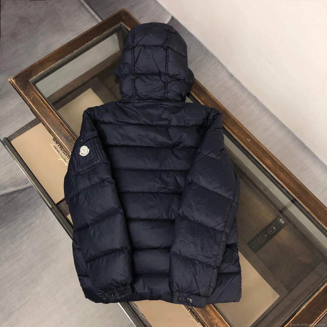Moncler Short Classic Down Jacket M68740