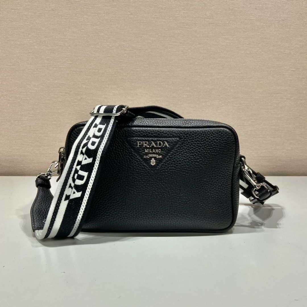 Prada Leather bag with shoulder strap 1BH082 Black