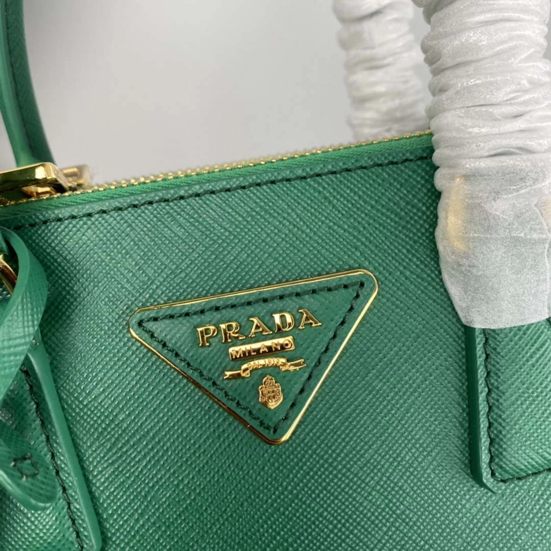 Prada 1BA906 Prada Galleria Saffiano leather mini-bag Green