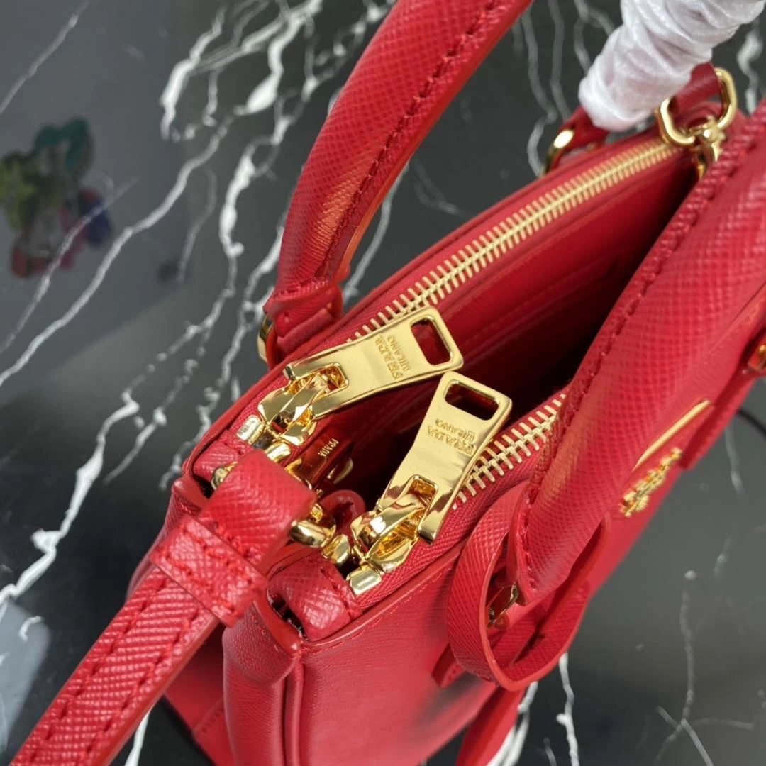 Prada 1BA906 Prada Galleria Saffiano leather mini-bag Red
