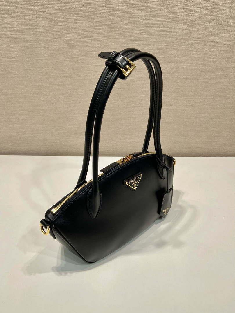 Prada 1BA427 Small leather handbag Black