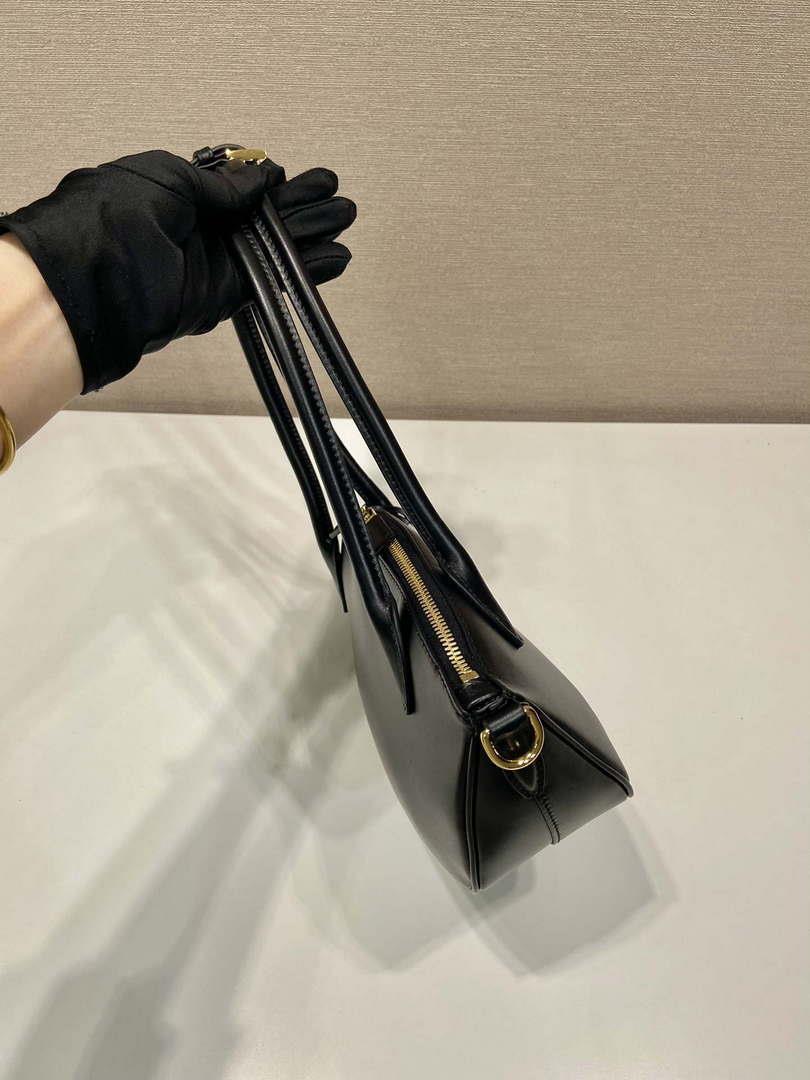 Prada 1BA427 Small leather handbag Black