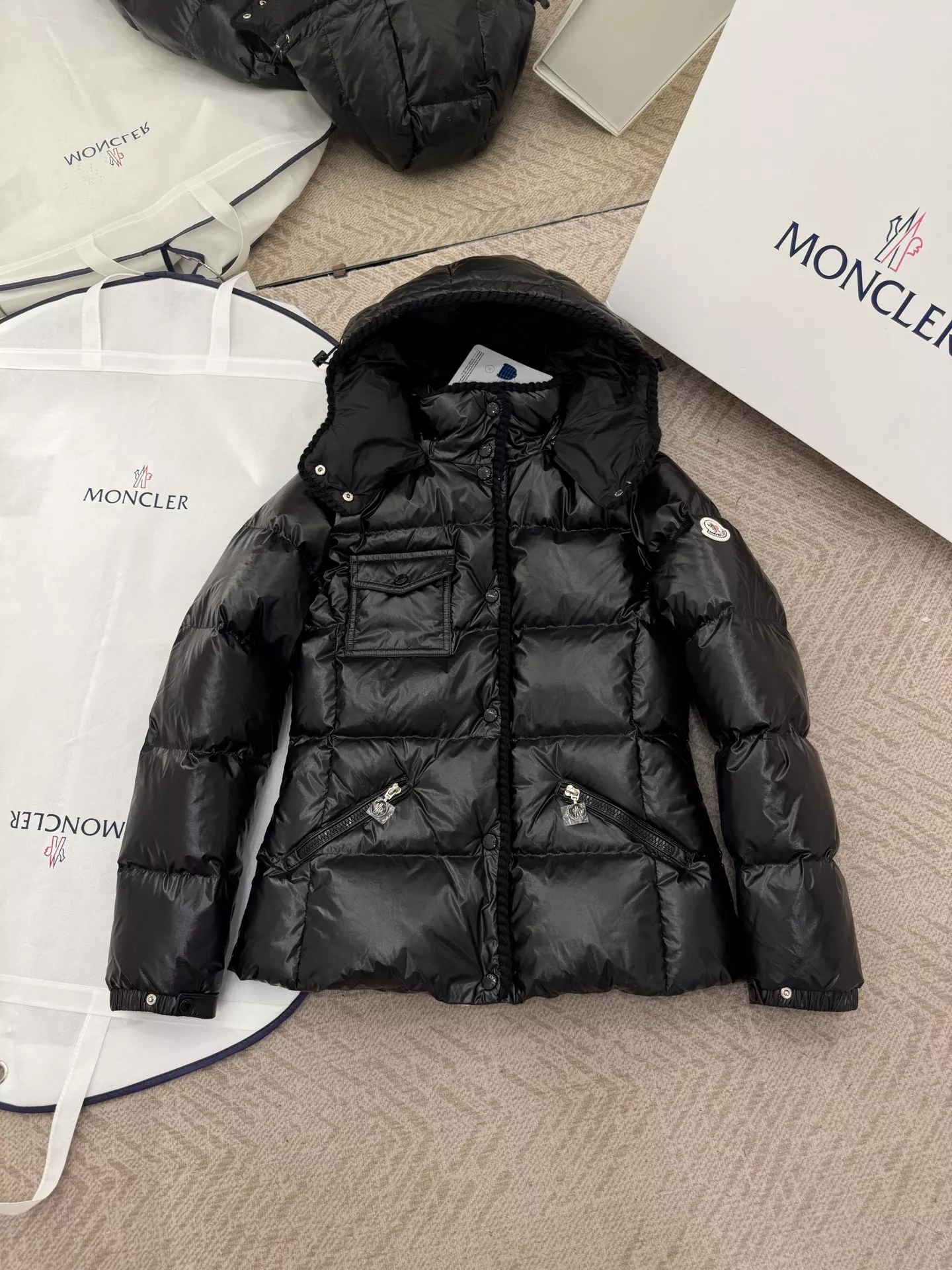 Moncler Womens Down Feather Coat Long Sleeved 6259879