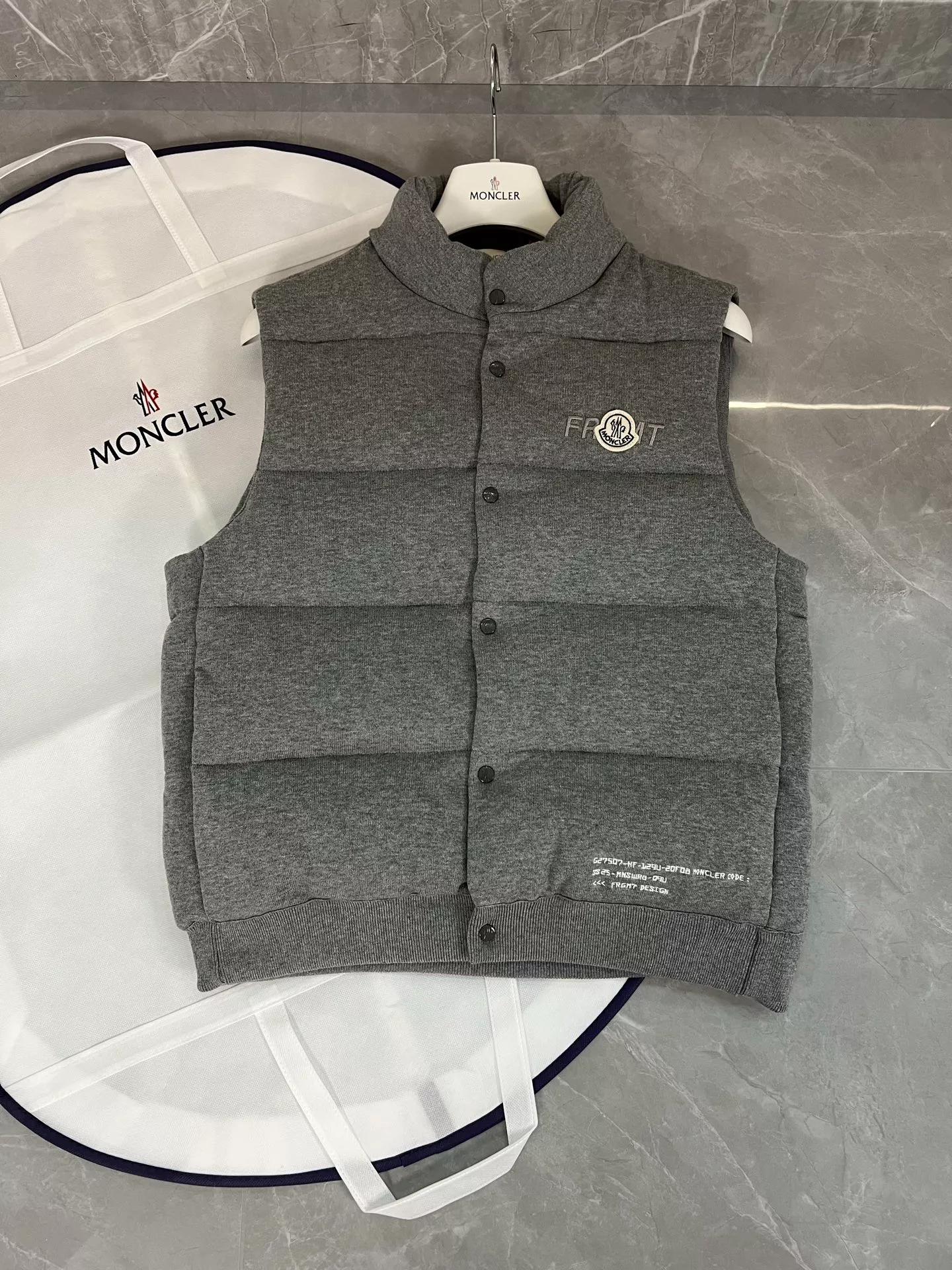 Moncler Unisex Down Feather Coat Sleeveless C2526