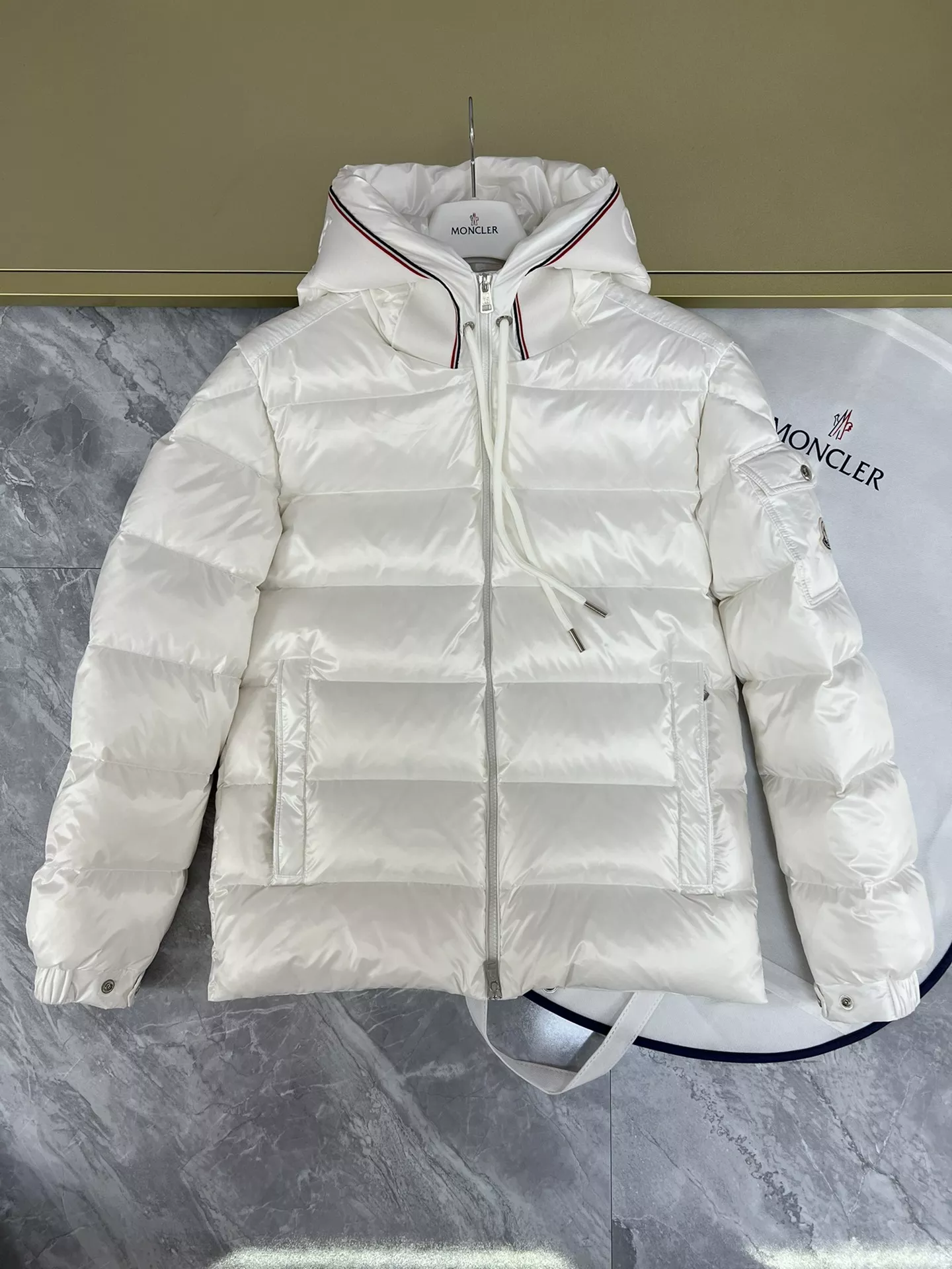 Moncler Man Down Feather Coat Long Sleeved e61422