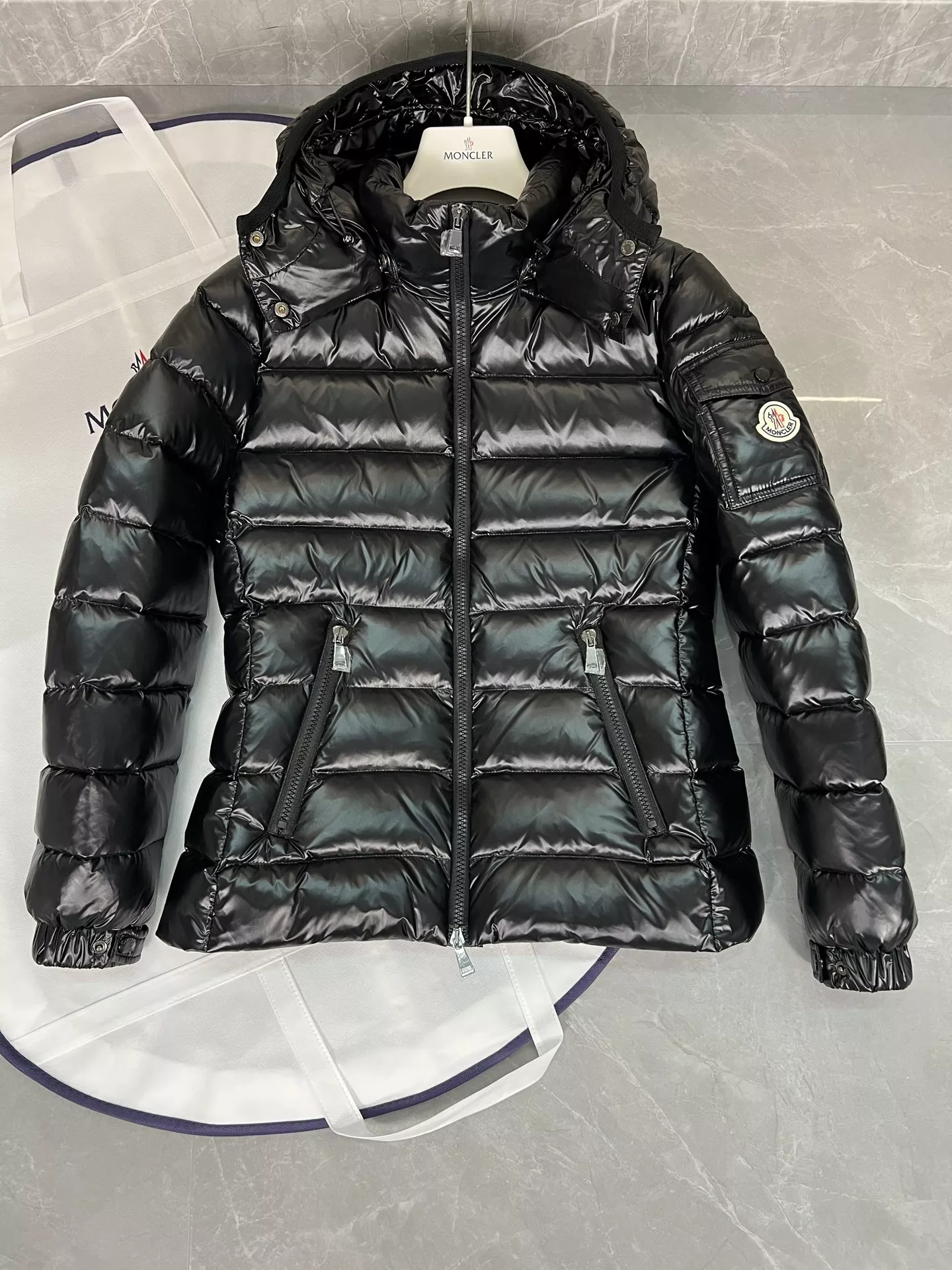 Moncler Woman Down Feather Coat Long Sleeved 459578