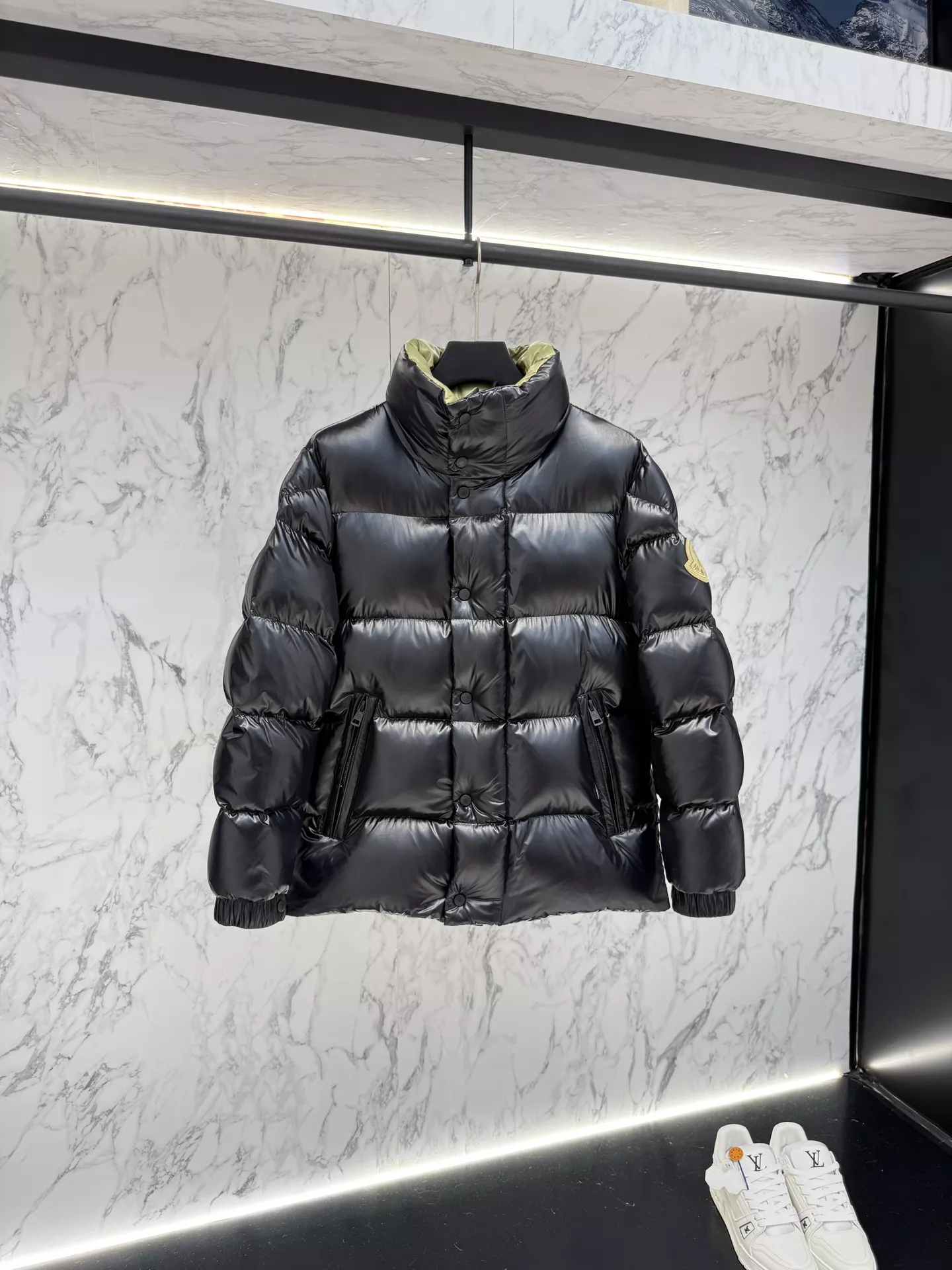 Man Moncler Down Feather Coat Long Sleeved Replica Clothing 361503