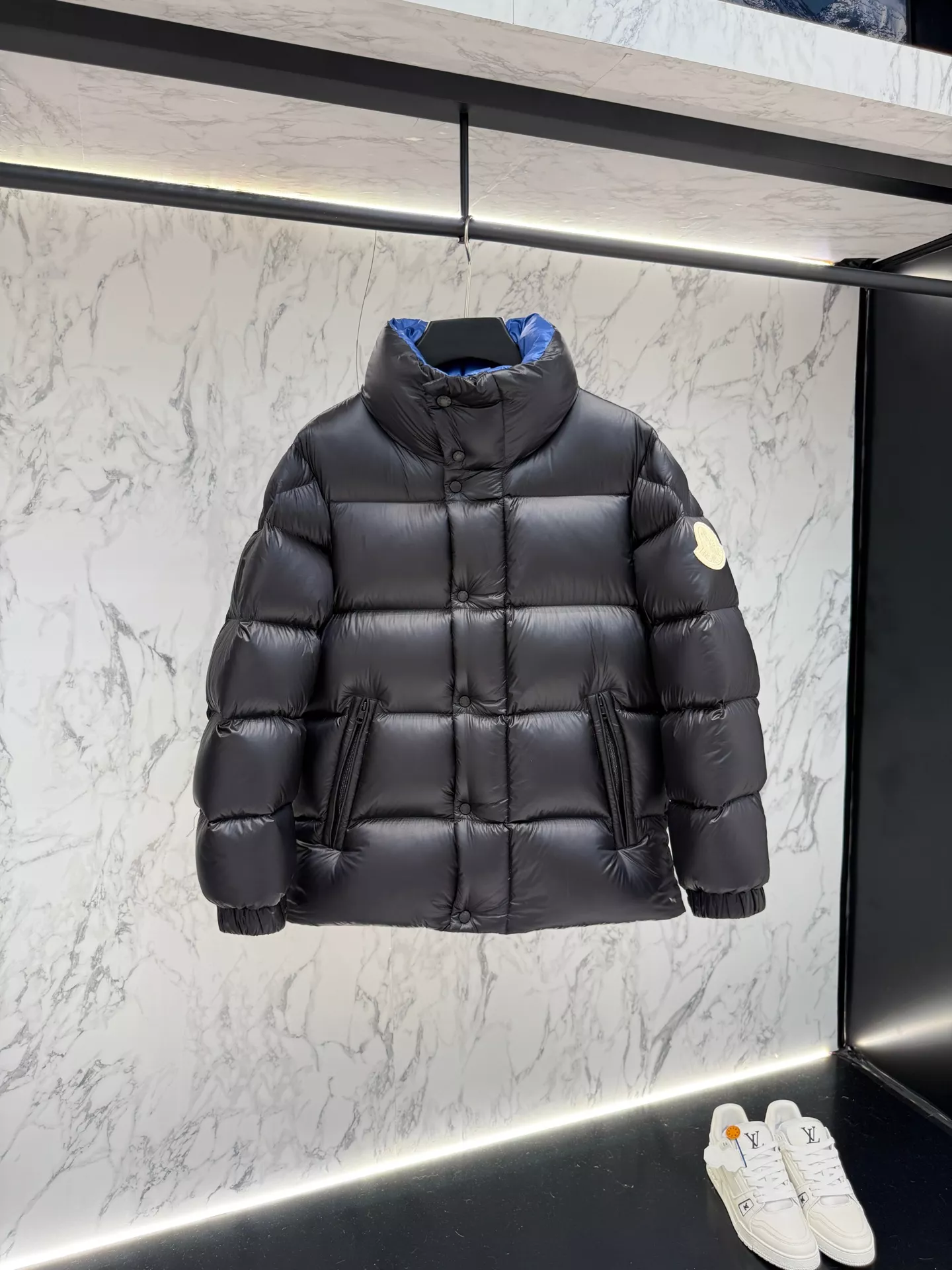 Replica Clothing Man Moncler Down Feather Coat Long Sleeved 961498