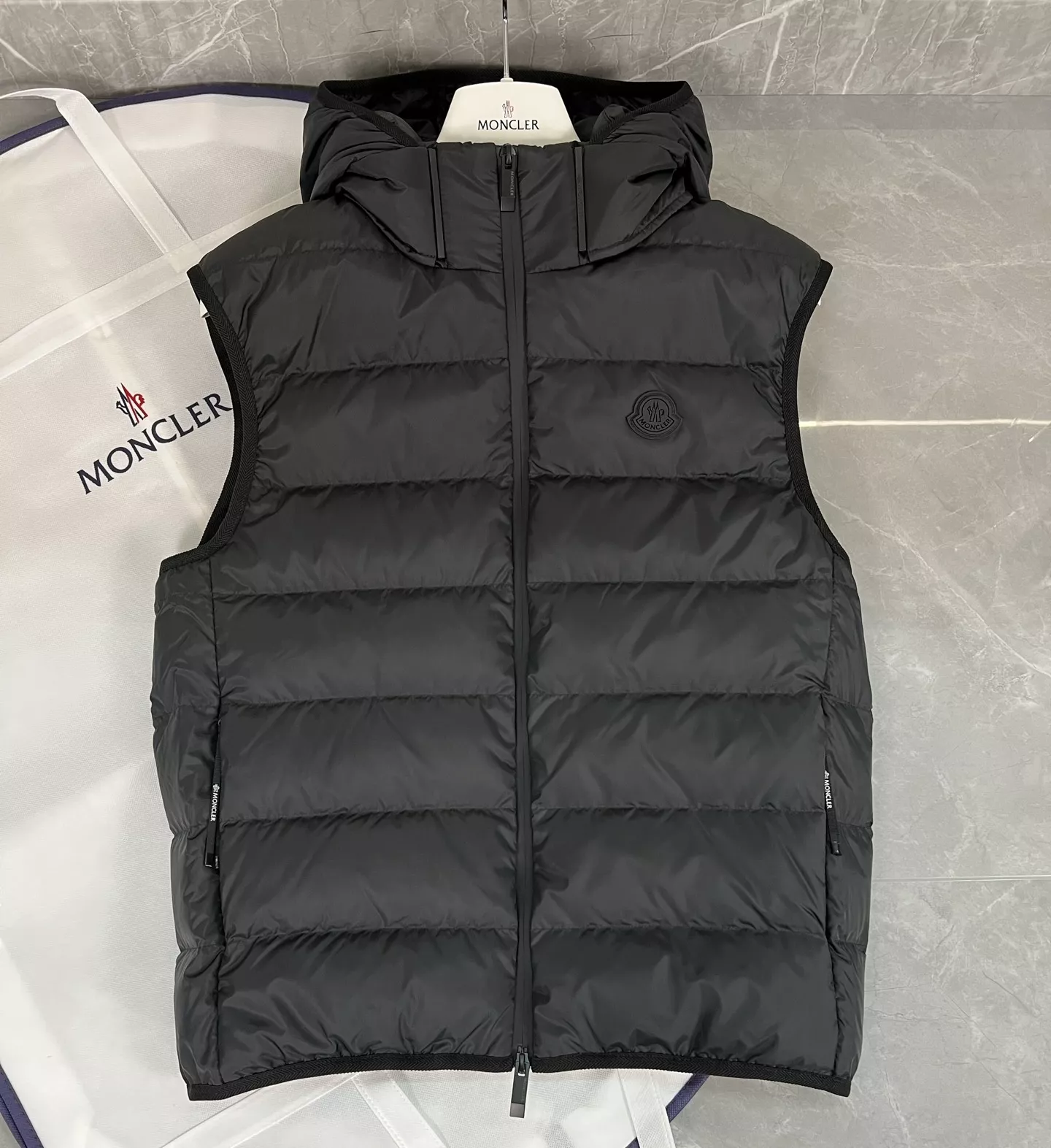 Luxury Man Clothing Moncler Down Feather Coat Long Sleeved 6359554