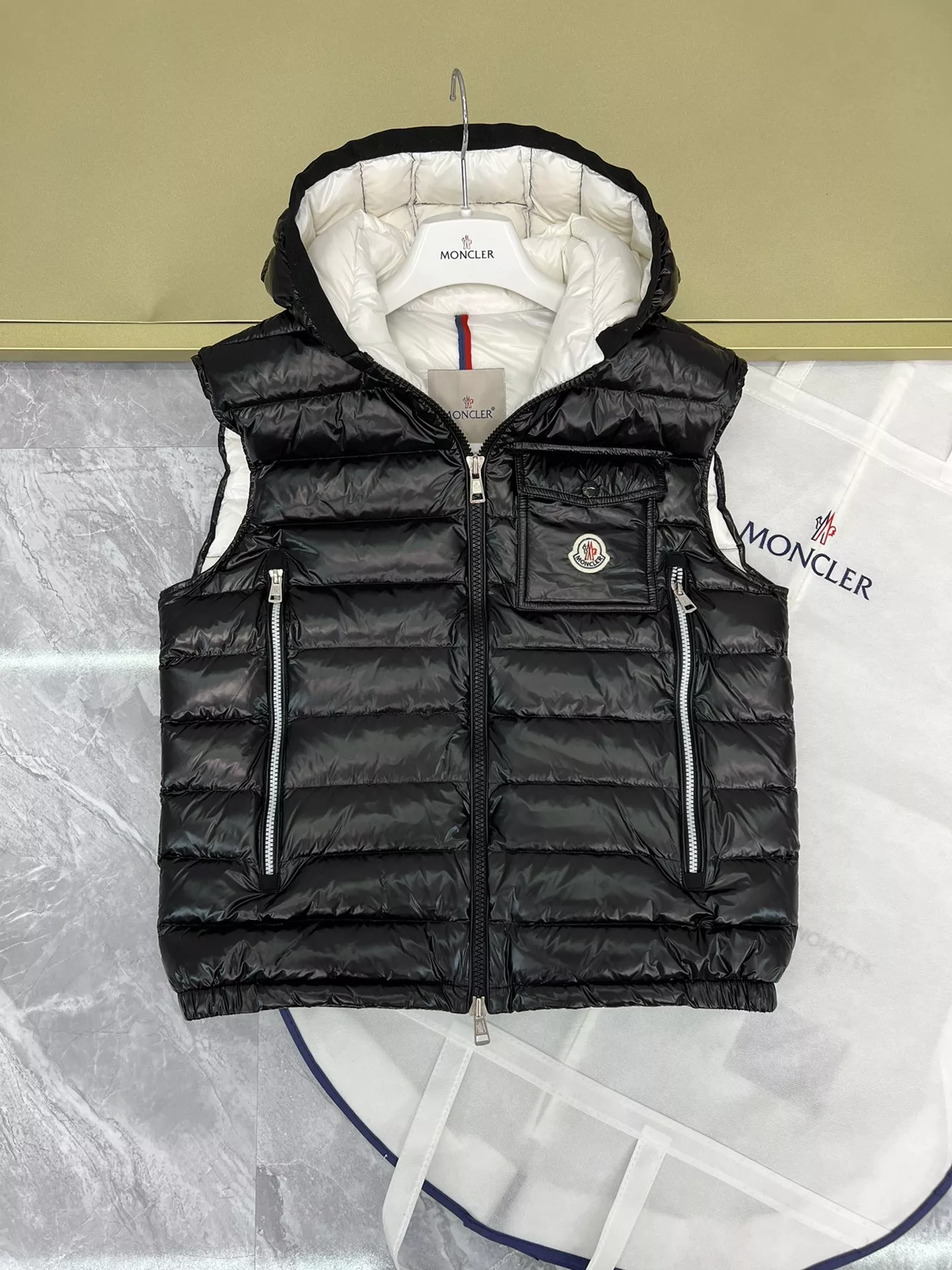Wholesale Moncler Down Feather Coat Long Sleeved For Men 3359549