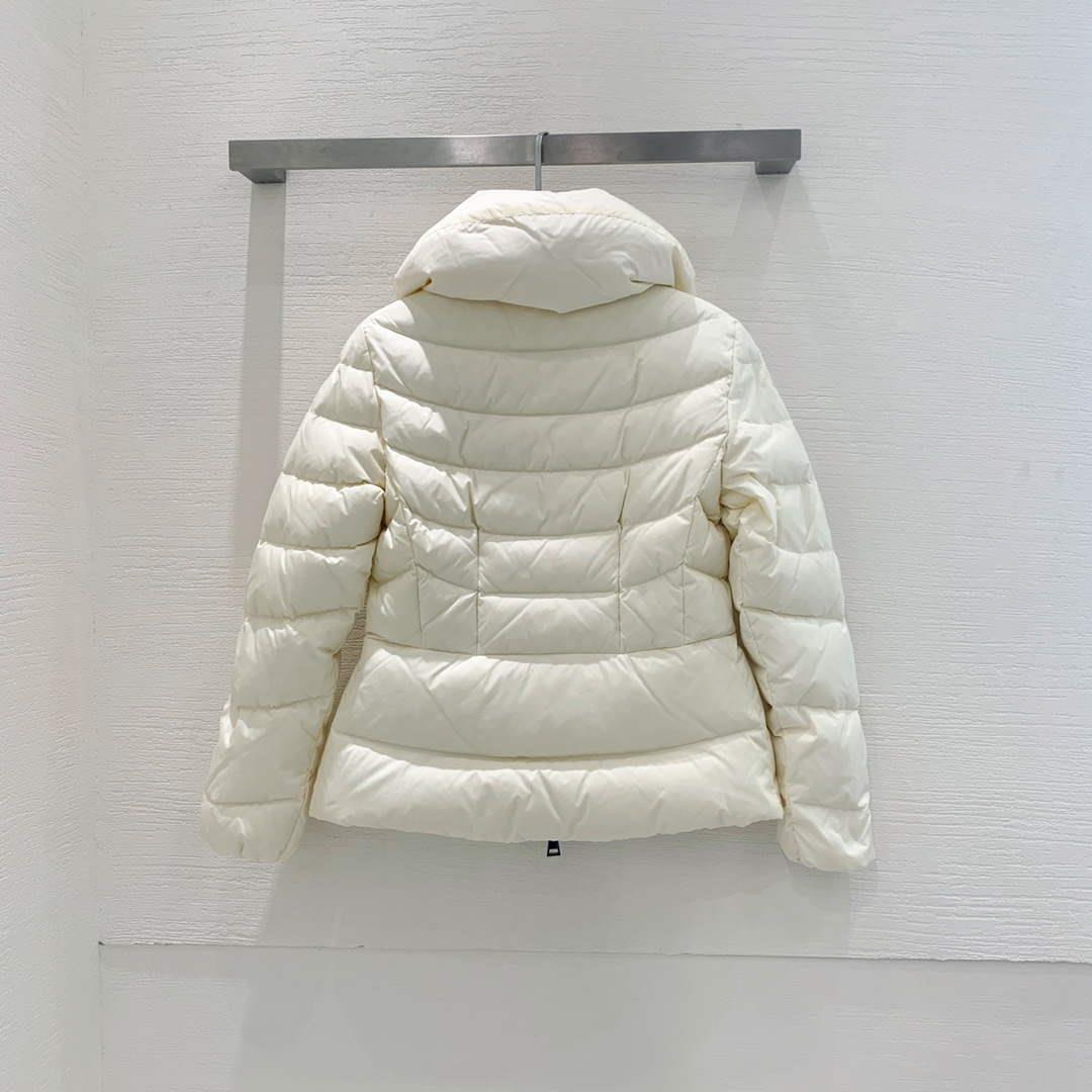 Moncler G20911A Women’s Short Down White 88630