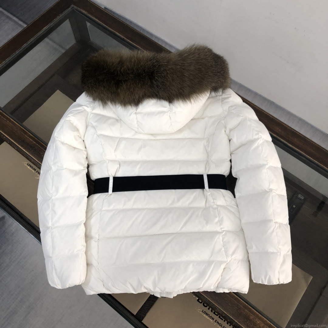 Moncler G20912A Women’s Short Down White 88633
