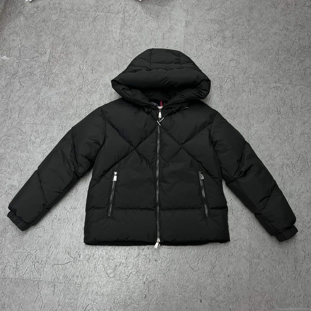 Moncler H20931A Women’s Estom Short Down Jacket Black 88641