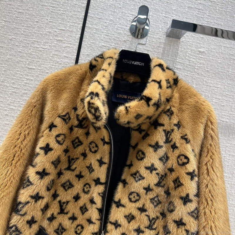 LV 1AAAWD Louis Vuitton Women’s Fashion Clothing Coat L55729