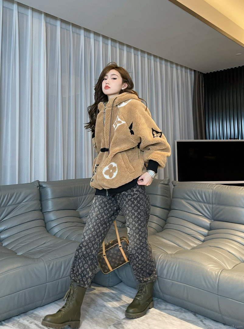 LV 1AAAWE Louis Vuitton Women’s Fashion Clothing Jacket L55732