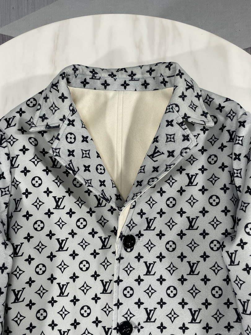 LV 1AAAWE Louis Vuitton Women’s Fashion Clothing Coat L55735