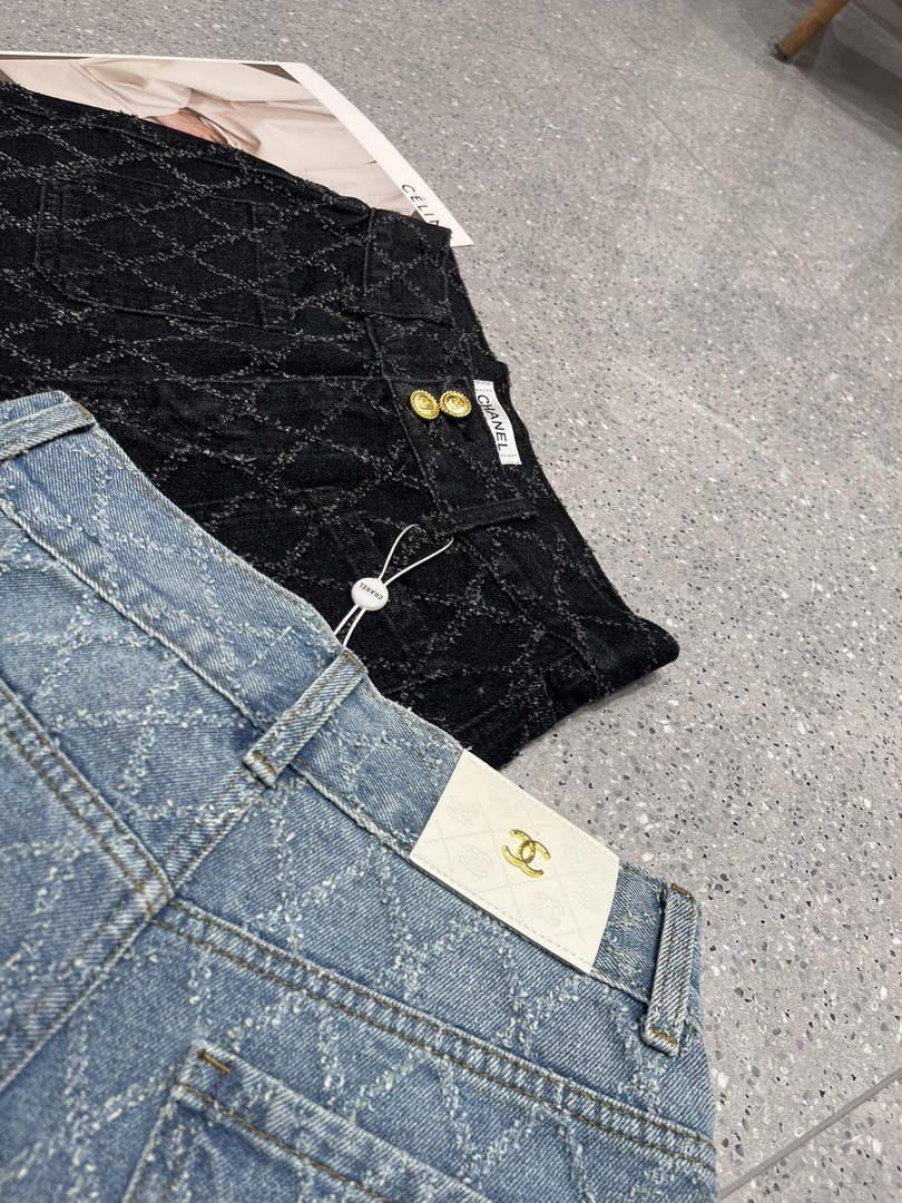 Chanel Women’s Fashion Denim shorts C58802