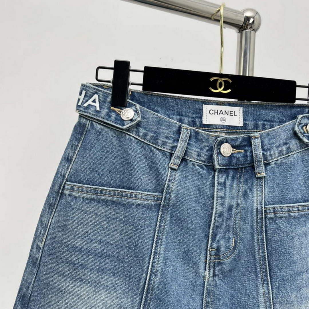 Chanel Women’s Fashion Denim shorts C58810