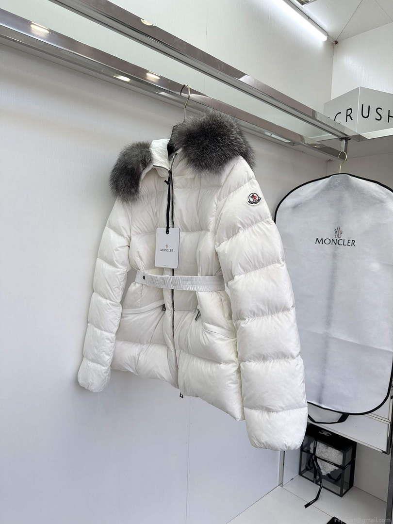 Moncler Women’s Fashion Clothing Short Down Coat M68726