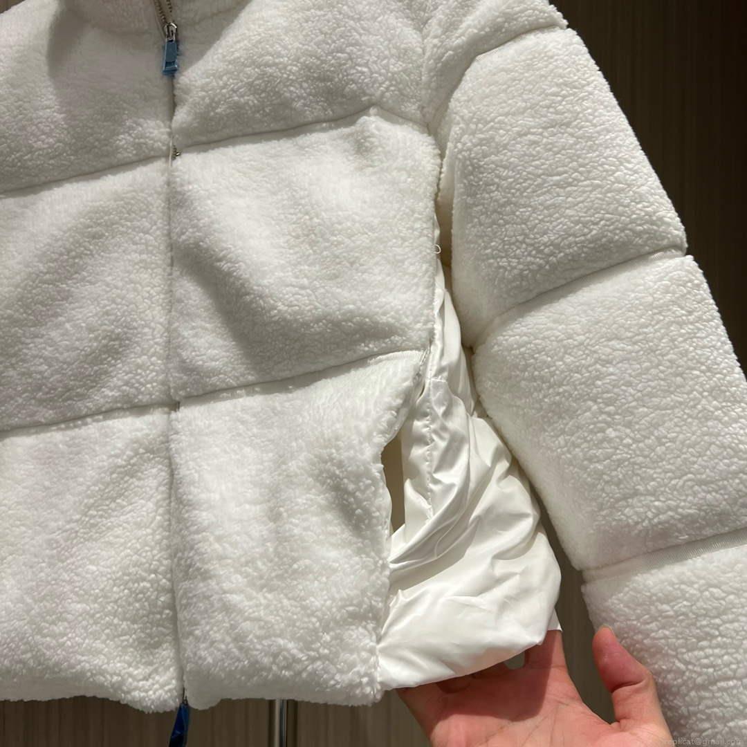 Moncler Women’s Fashion Clothing Short Down Coat M68727