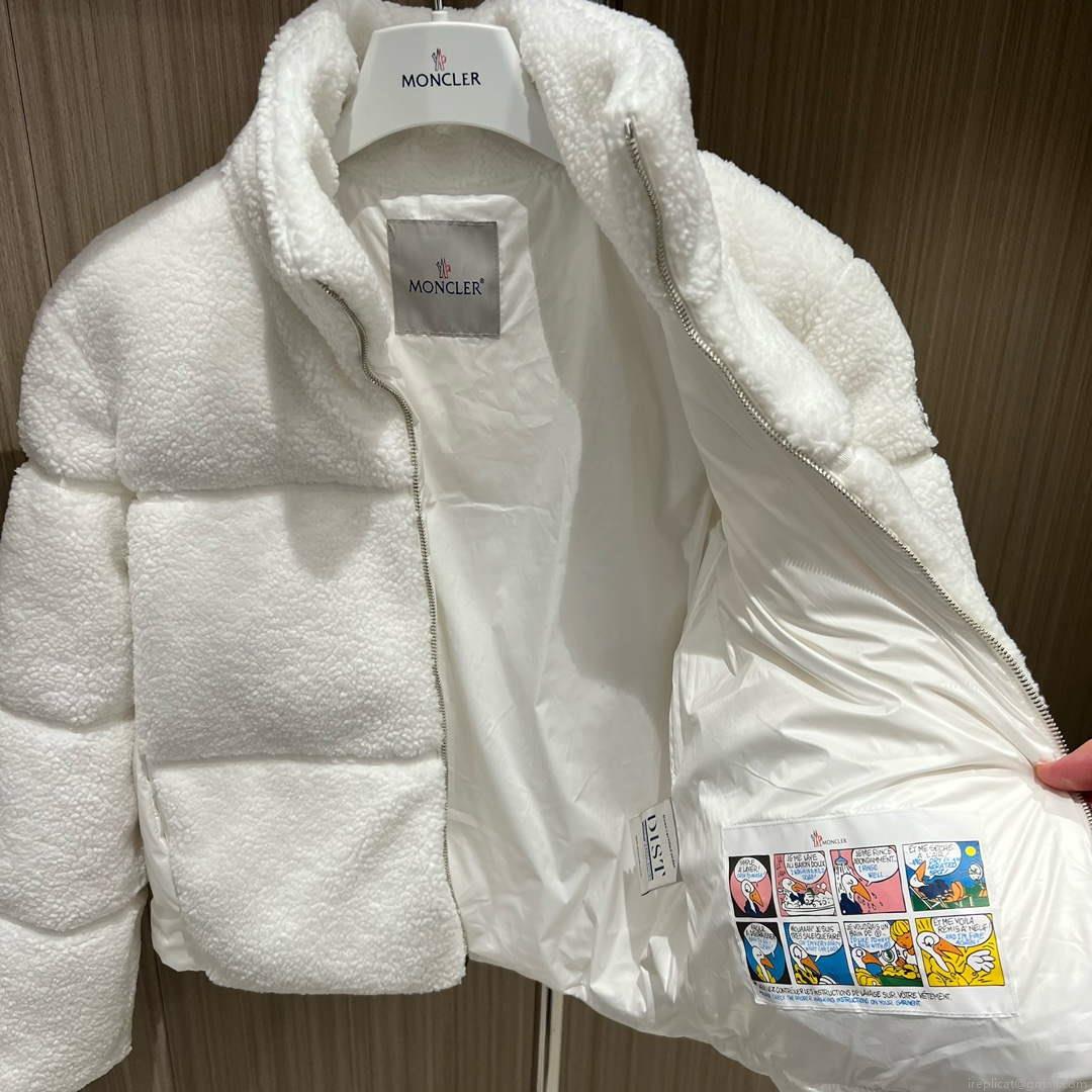 Moncler Women’s Fashion Clothing Short Down Coat M68727