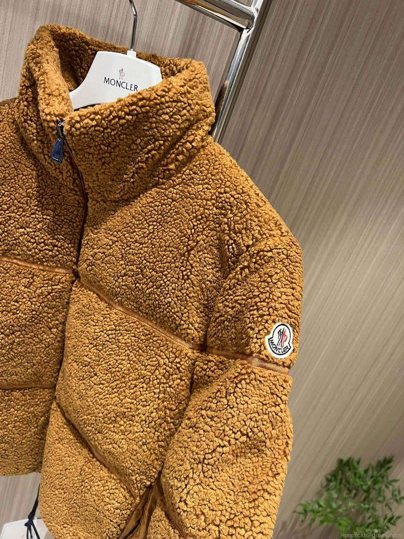 Moncler Women’s Fashion Clothing Short Down Coat M68728