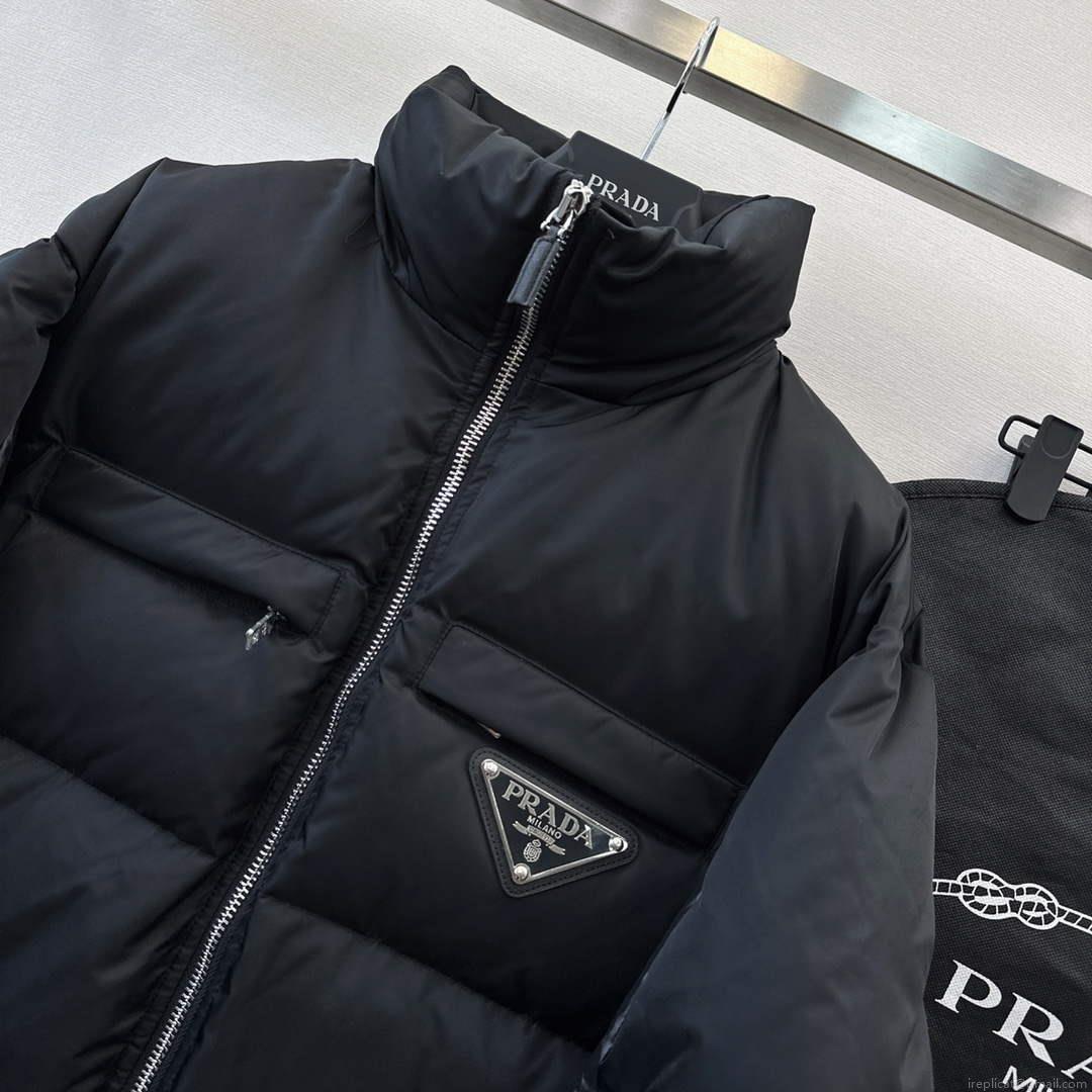 Prada Women’s Men’s Fashion Clothing Down Coat P74180