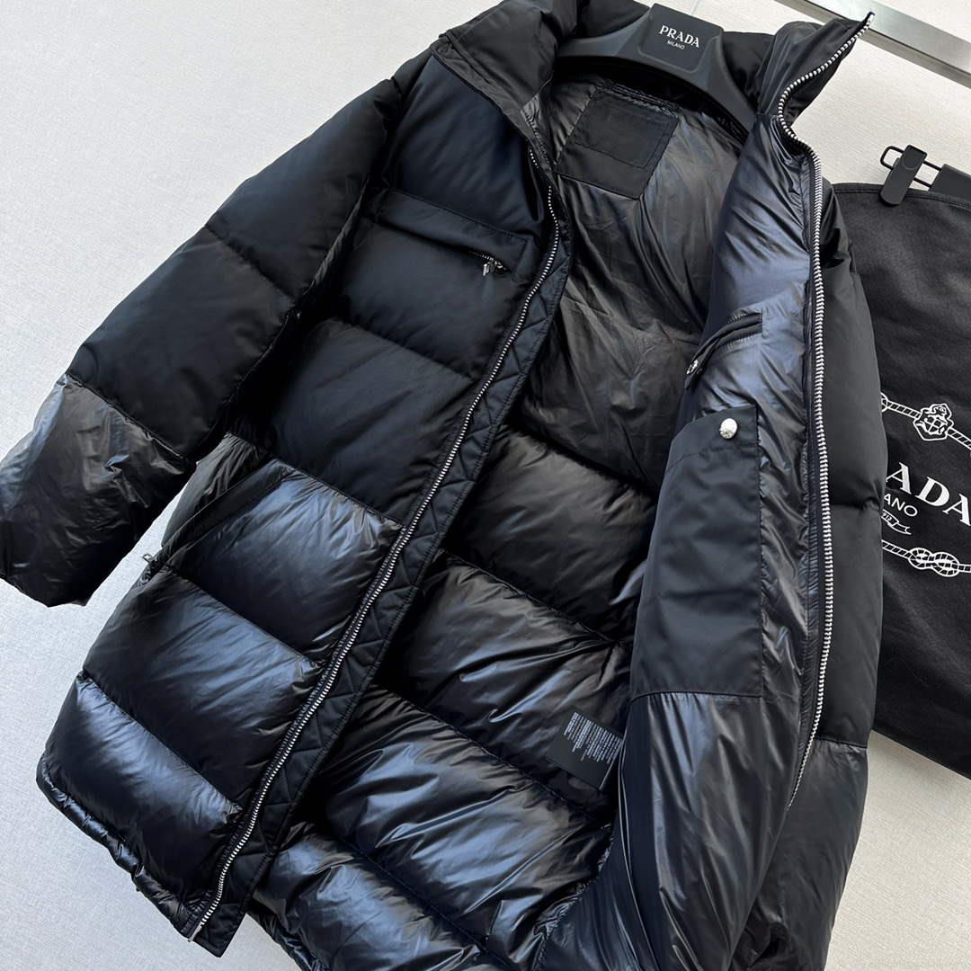 Prada Women’s Men’s Fashion Clothing Down Coat P74180