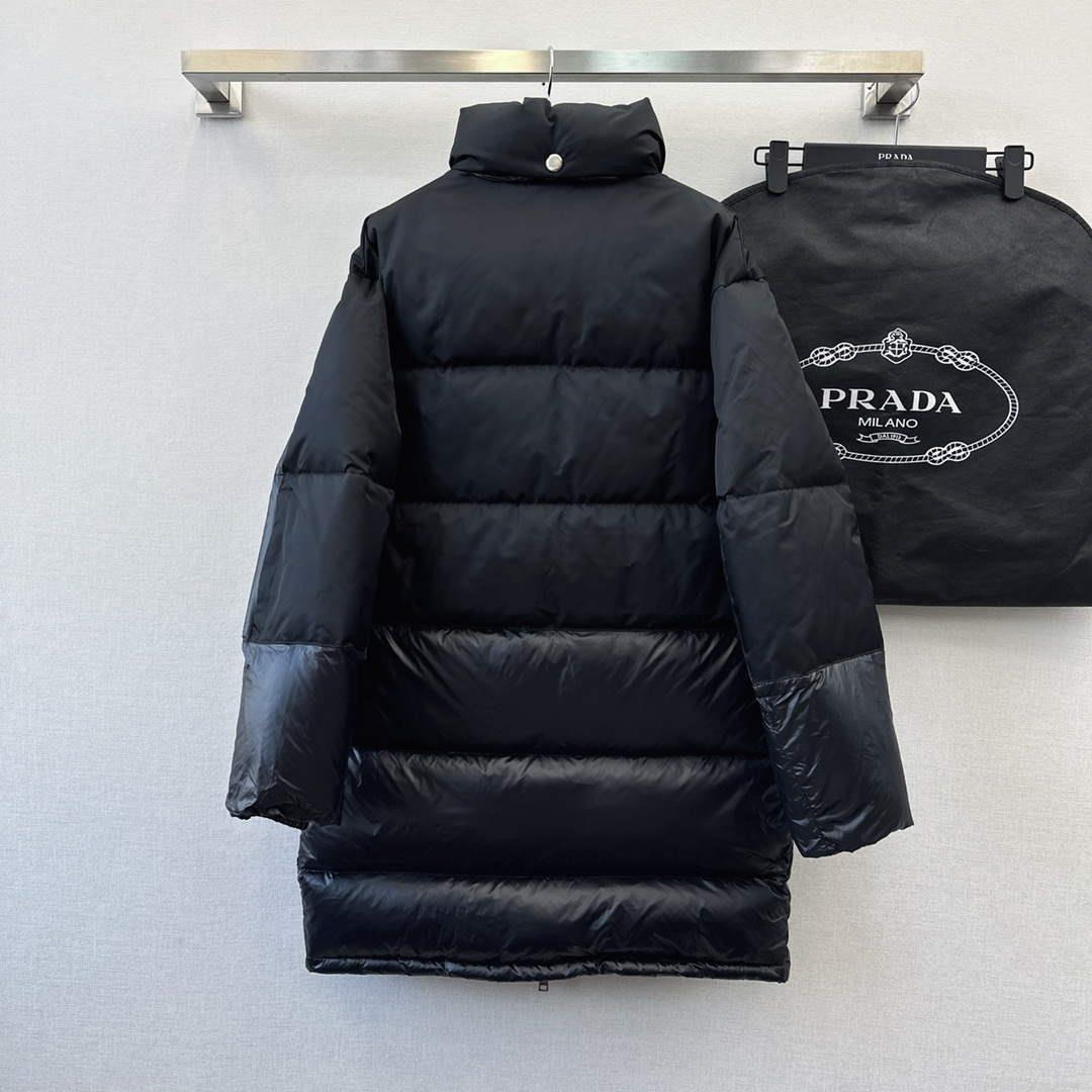 Prada Women’s Men’s Fashion Clothing Down Coat P74180