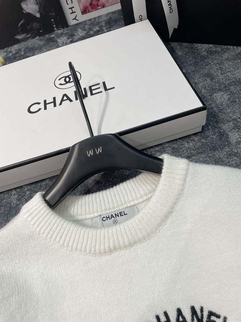 Chanel Women’s Fashion Clothing Sweater CC69150