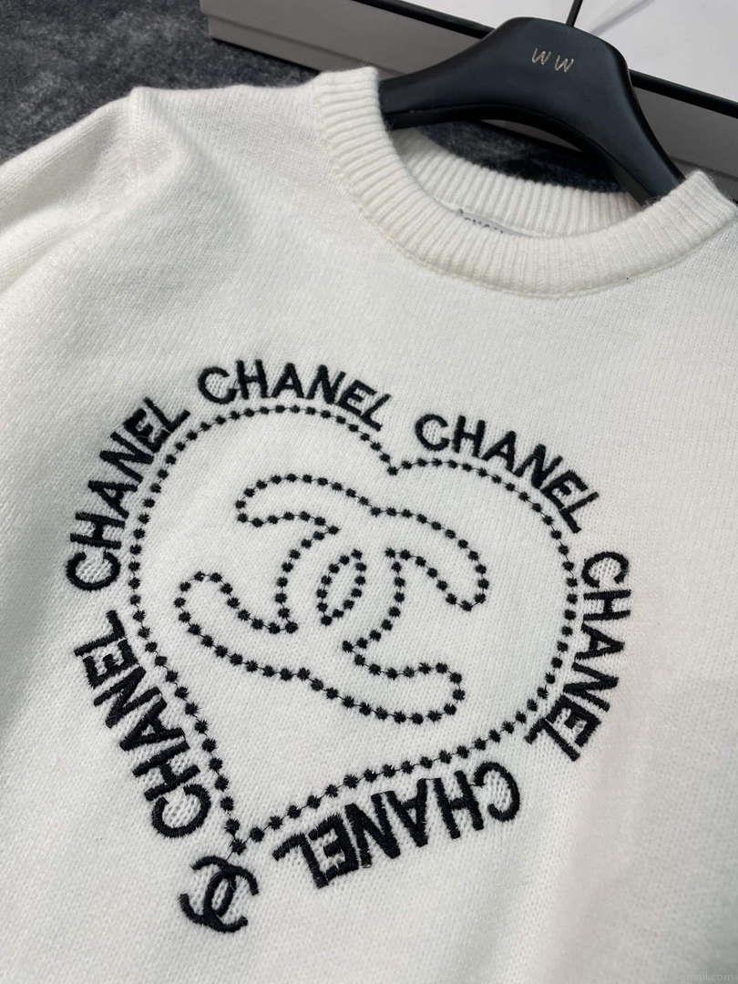 Chanel Women’s Fashion Clothing Sweater CC69150