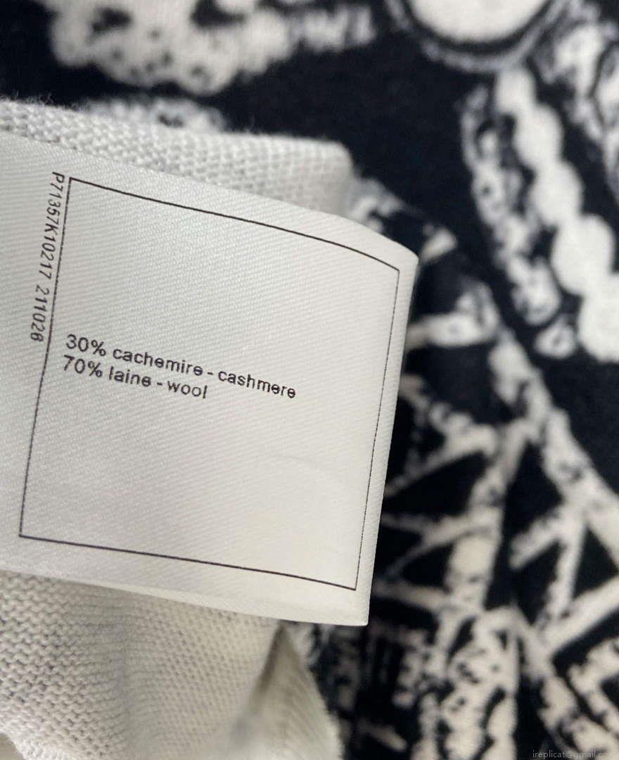 Chanel Women’s Fashion Clothing Sweater CC69151