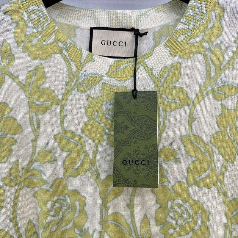 Gucci Women’s T-shirt Fashion Clothing G68520