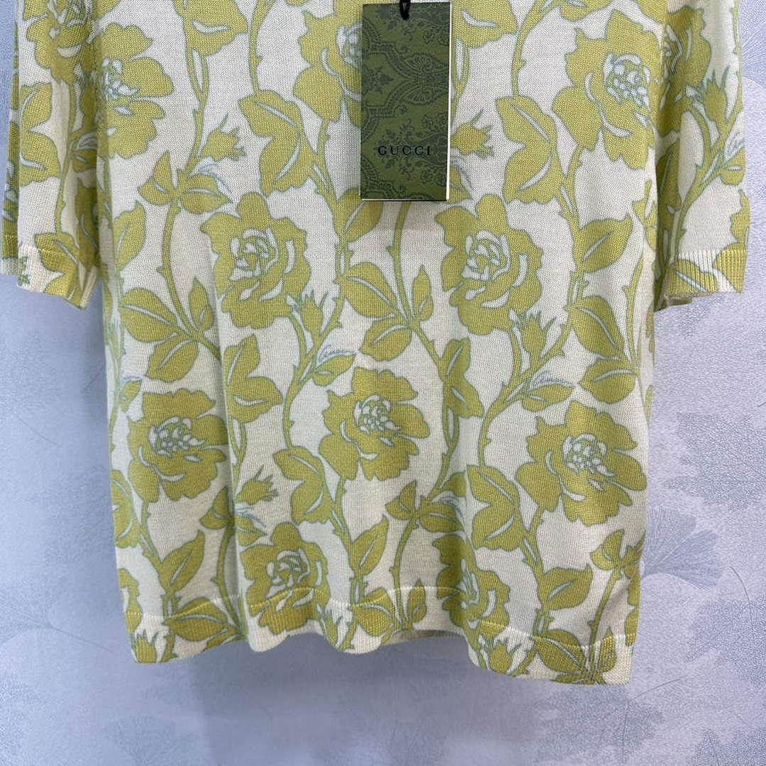 Gucci Women’s T-shirt Fashion Clothing G68520