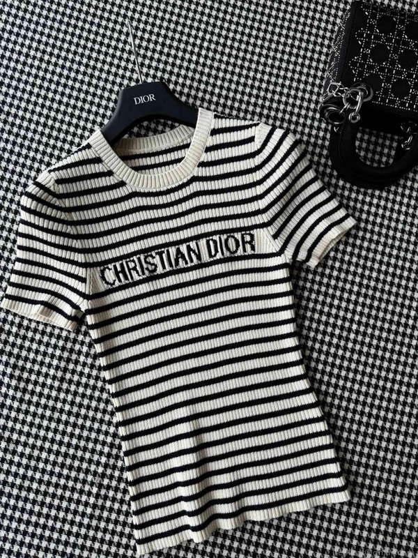 Dior Women’s T-shirt Fashion Clothing D82573