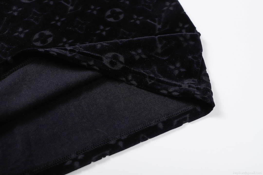 LV 1AAU5B Louis Vuitton Explosive style velvet Men Women’s T-shirt L56221