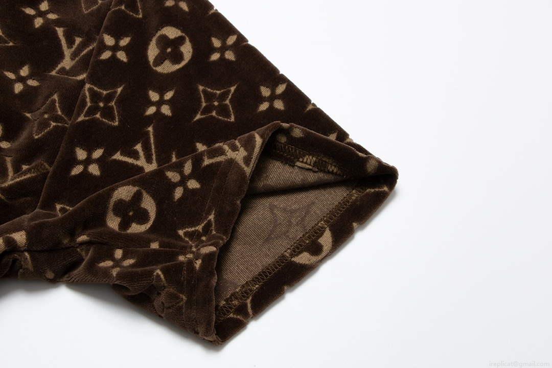 LV 1AAU5B Louis Vuitton Explosive style velvet Men Women’s T-shirt L56224