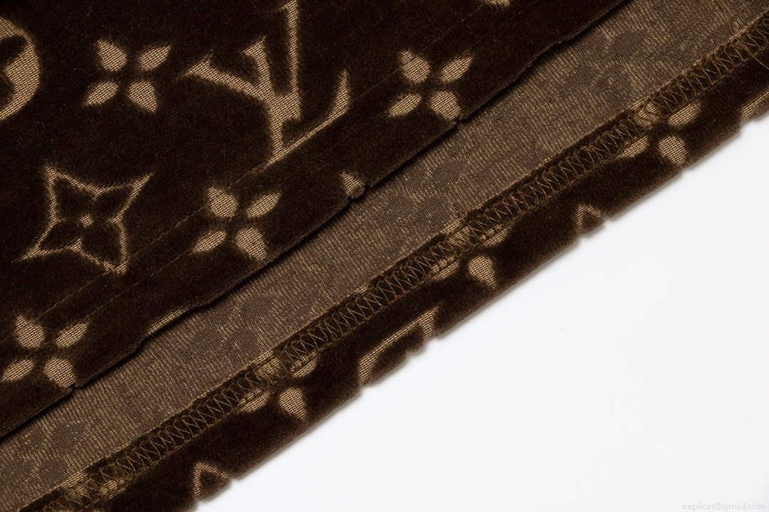 LV 1AAU5B Louis Vuitton Explosive style velvet Men Women’s T-shirt L56224