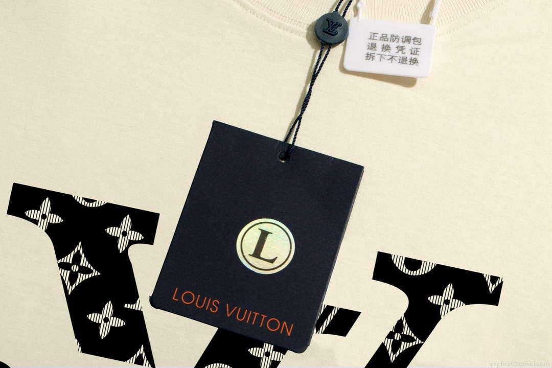 Louis Vuitton Men’s Women’s Short Sleeve T-shirt L36837