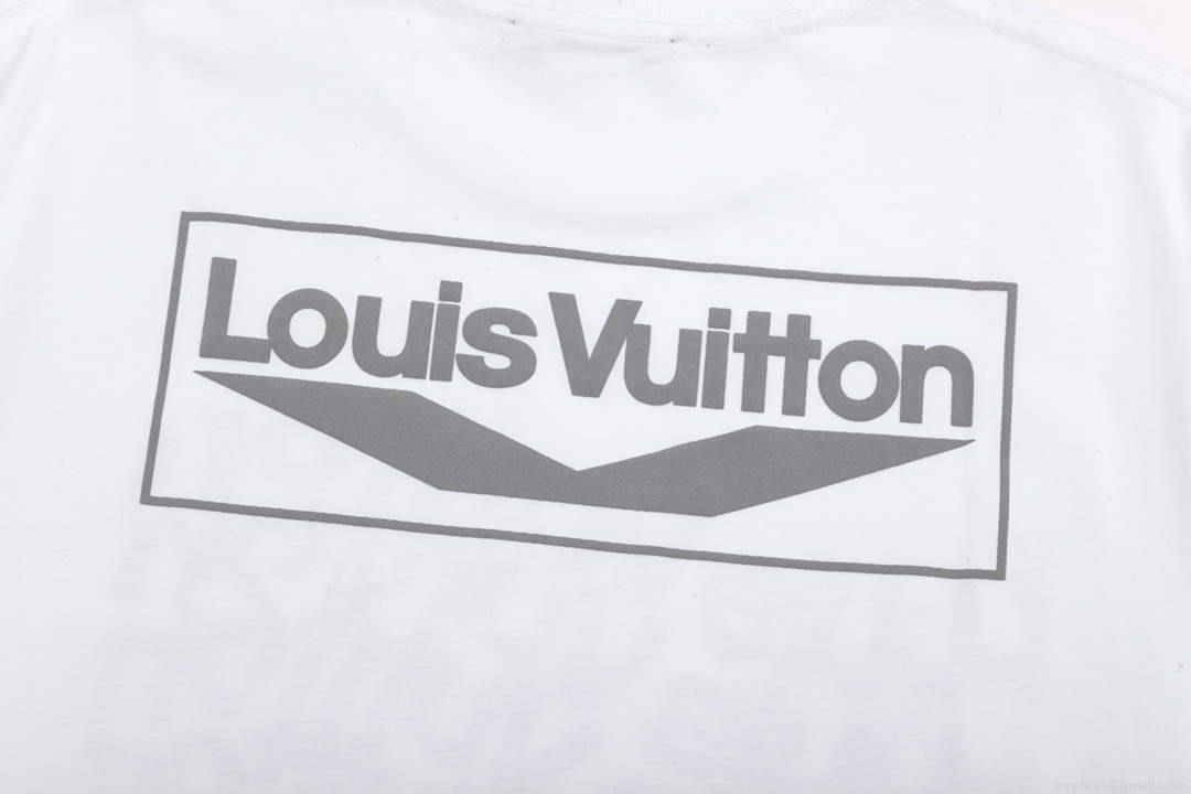 Louis Vuitton Men’s Women’s Short Sleeve T-shirt L36846