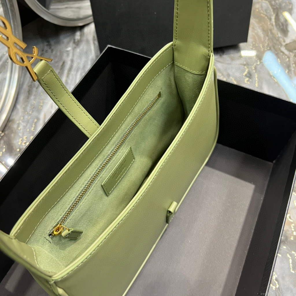 YSL LE5À7 657228 Hobo Bag In Smooth Leather Light Green
