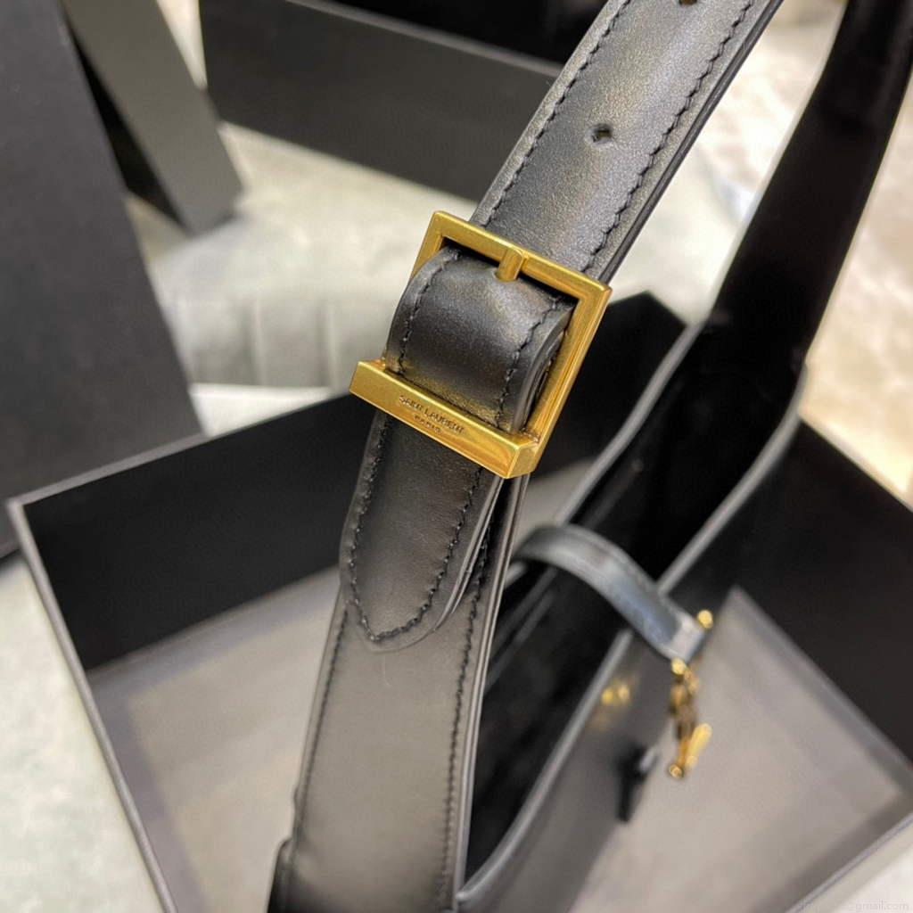 YSL LE5À7 657228 Hobo Bag In Smooth Leather Black