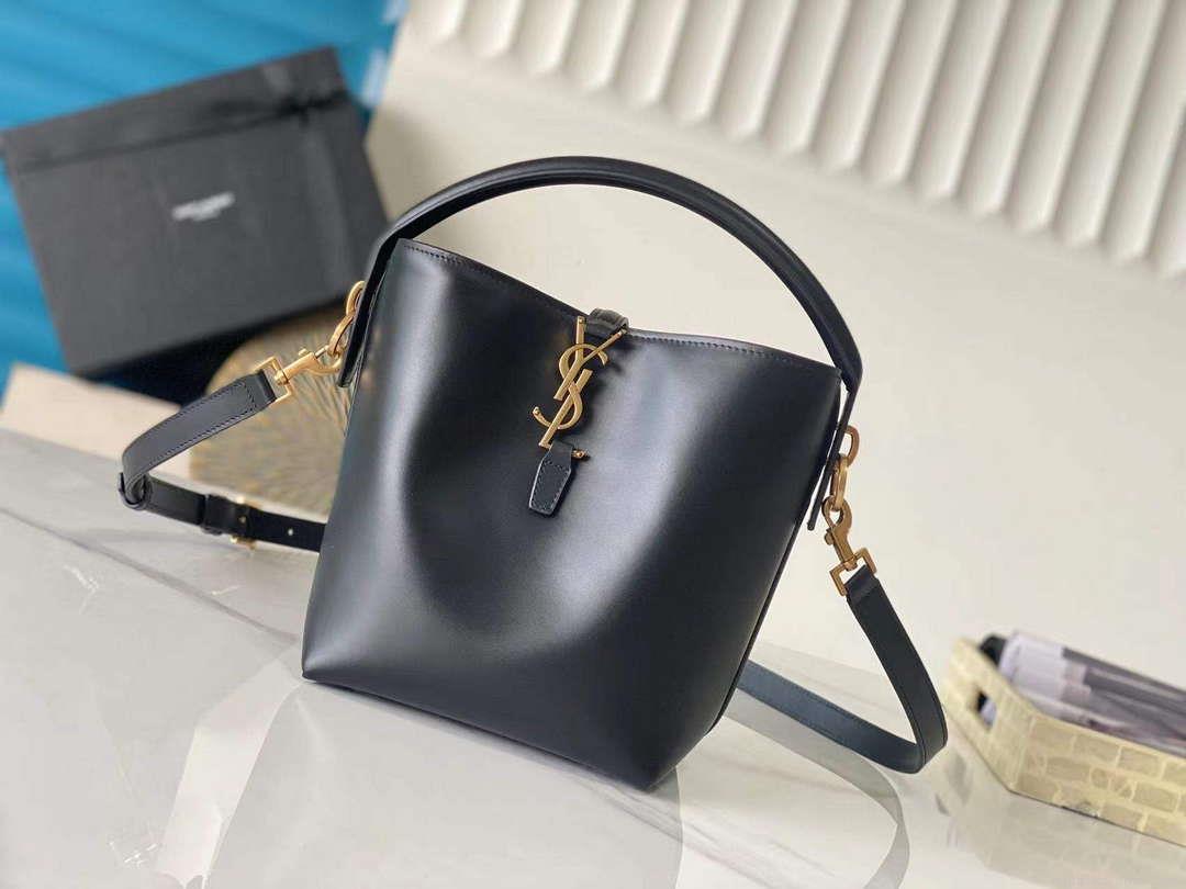 YSL 7490362 Le 37 Small In Shiny Leather Black