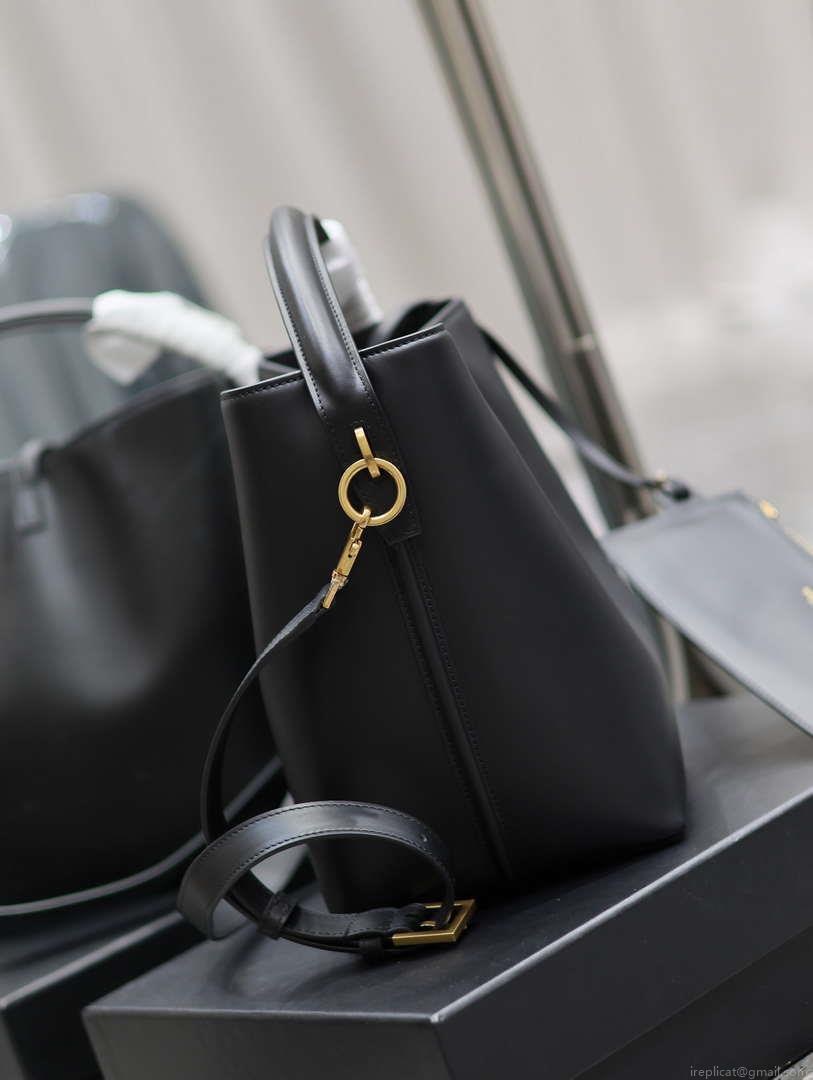 YSL 742828 Le 5 À 7 Supple Small In Smooth Leather Black