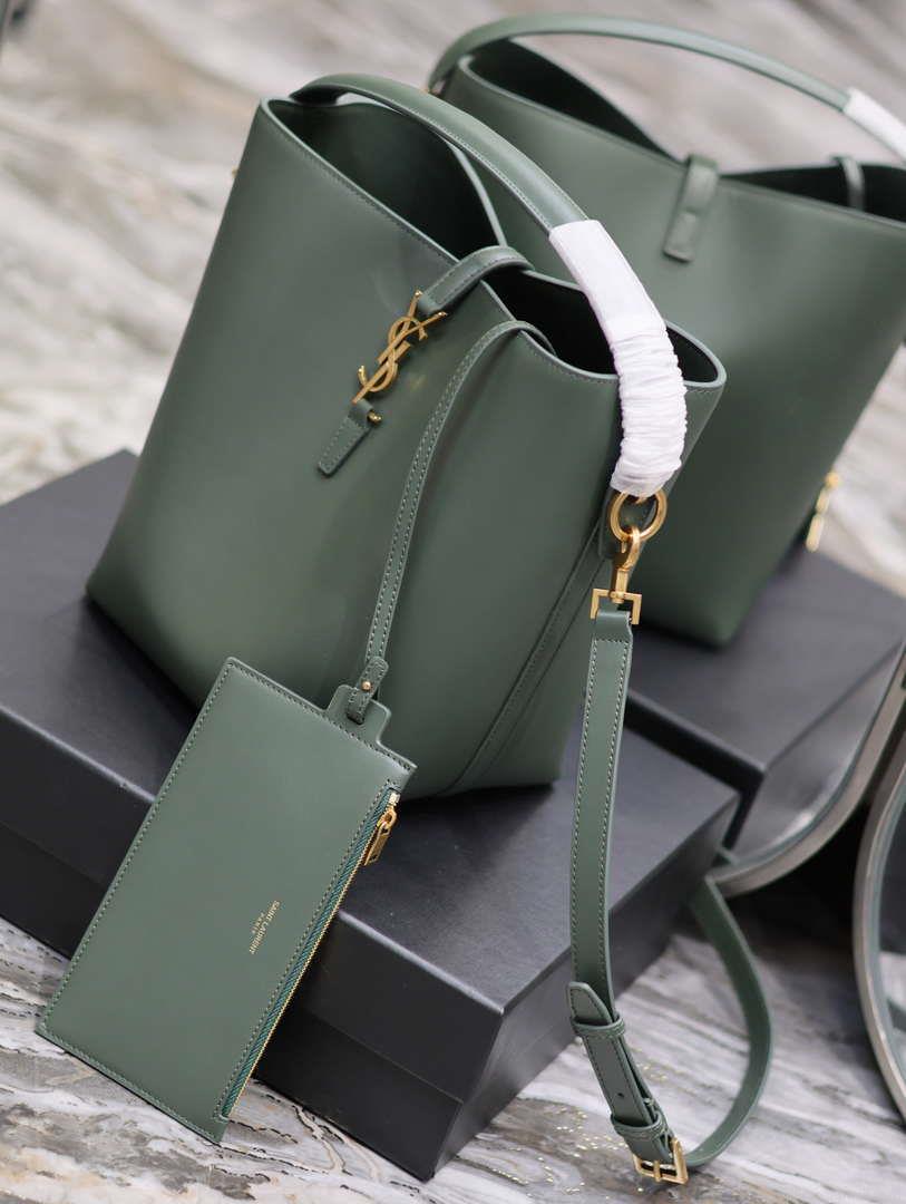YSL 742828 Le 5 À 7 Supple Small In Smooth Leather Green