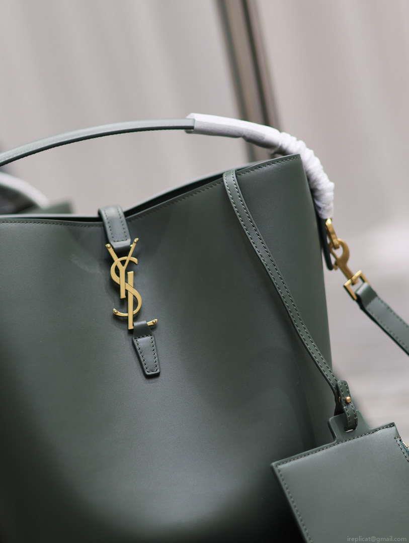 YSL 742828 Le 5 À 7 Supple Small In Smooth Leather Green