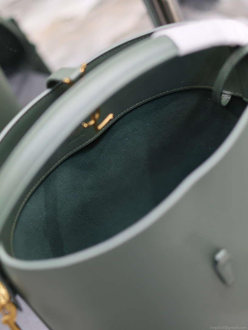 YSL 742828 Le 5 À 7 Supple Small In Smooth Leather Green