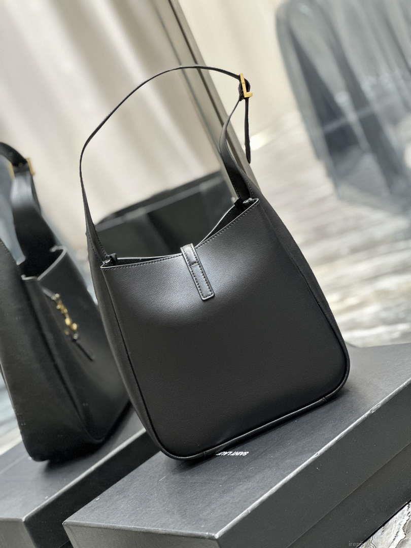 YSL 713938 LE 5 A 7 Supple Small In Grained Leather Black